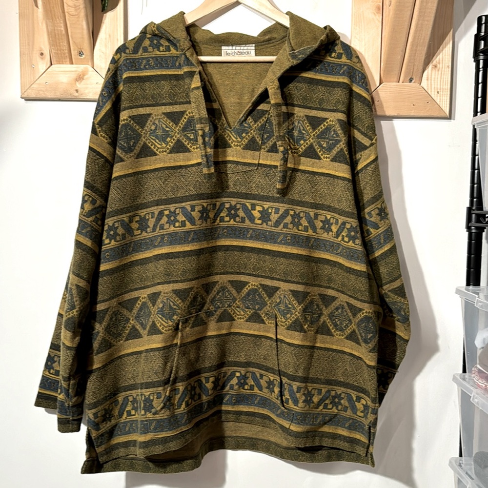 Le Château Hooded shirt